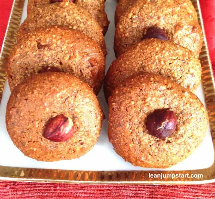 Vegan hazelnut macaroons with 3 ingredients (refined sugar free)