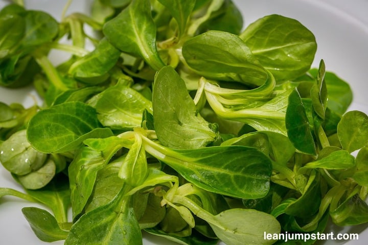 fresh lamb's lettuce