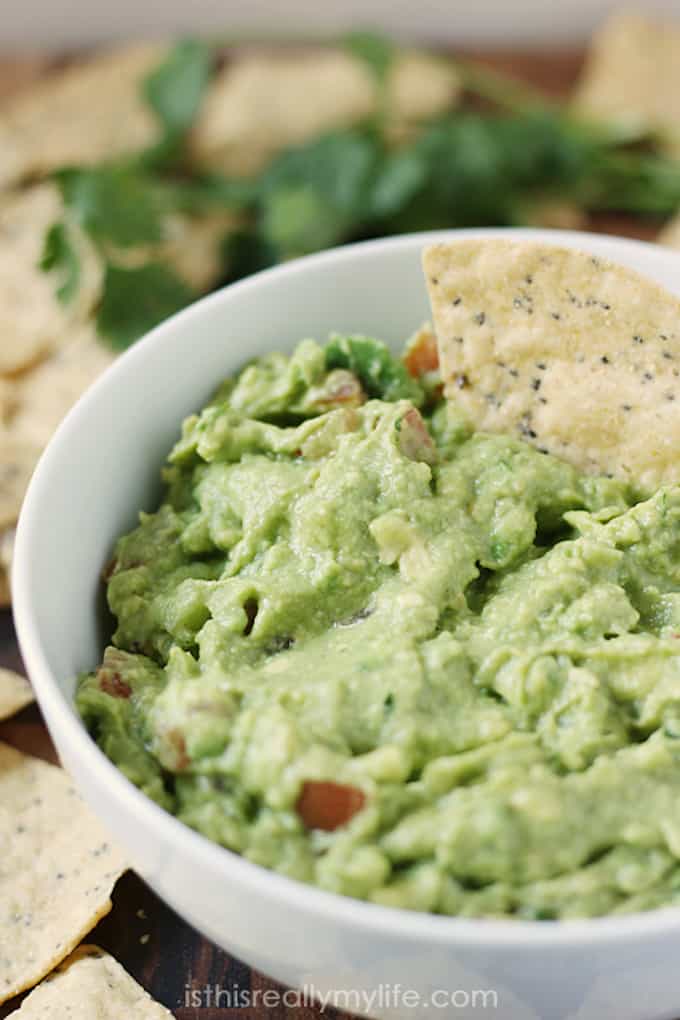 Easy homemade guacamole