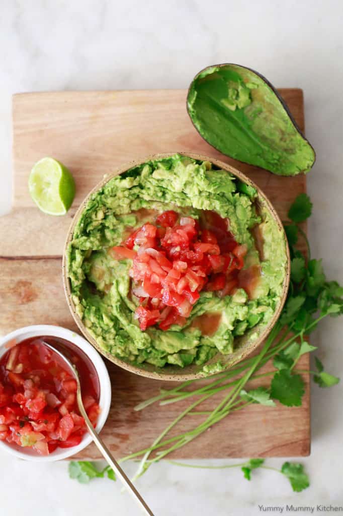 easy salsa guacamole