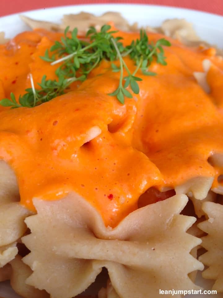 roasted red bell pepper pasta close up