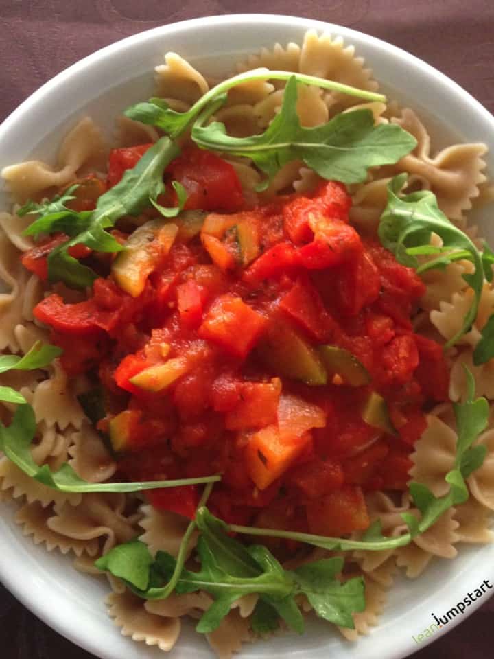 vegan whole grain pasta with red pepper ragout