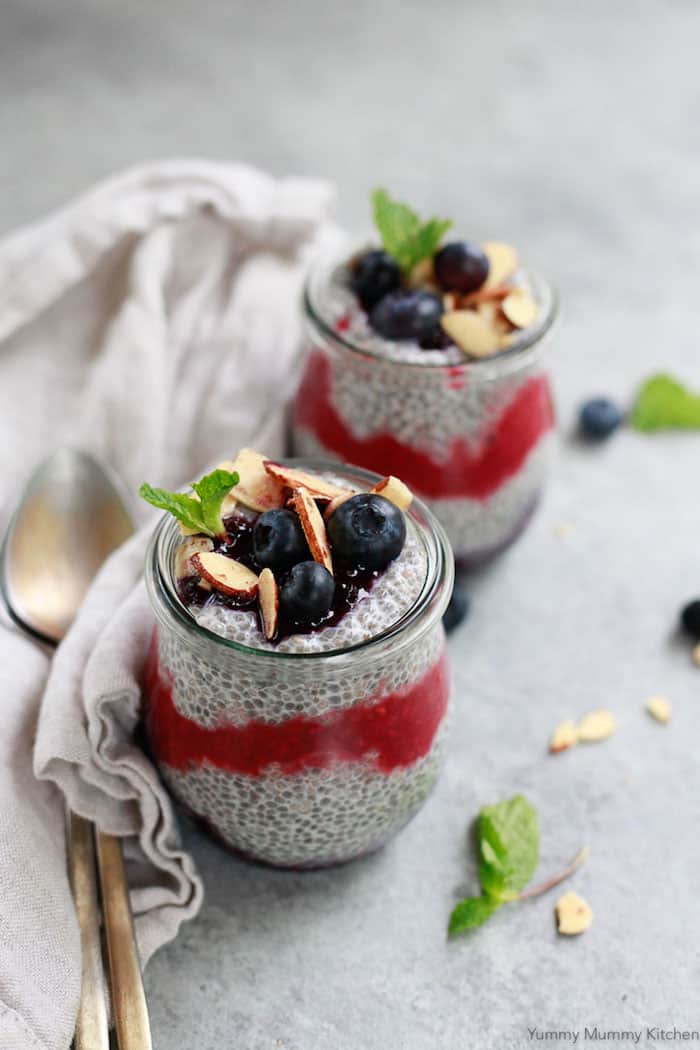 berry chia pudding